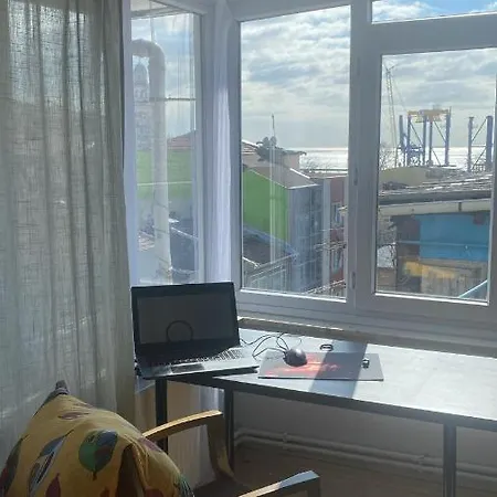 2-bedroom Rooftop Flat Between Kadikoy & Uskudar